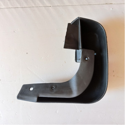 Бризговик передній правий Honda Civic 4d '06-11