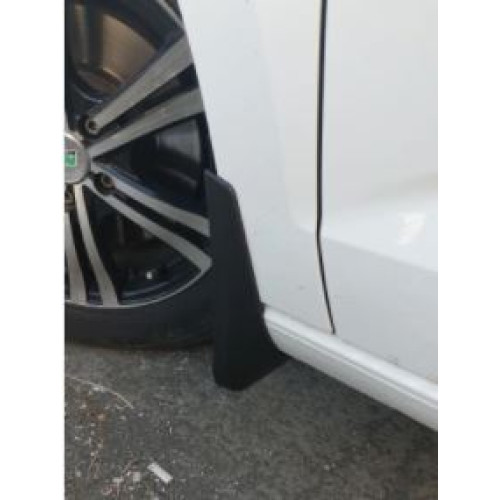 Бризковики Volkswagen Touran '16-19 передні