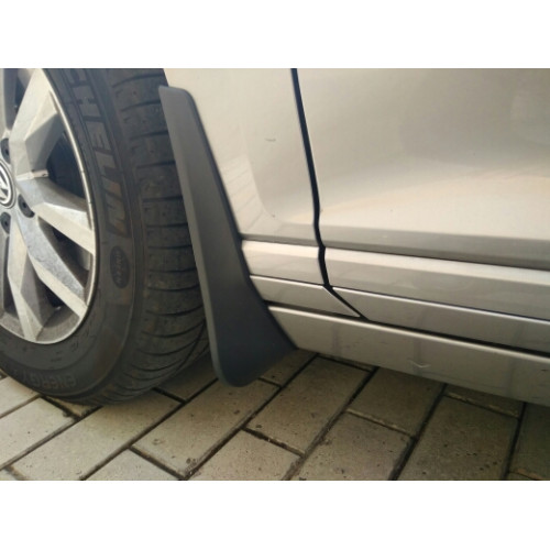Бризковики Volkswagen Passat B8 2016, 2017,2018, 2019 (Комплект) седан и універсал